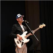 Diventa un Bassista Completo: Groove, Creatività e Presenza Scenica